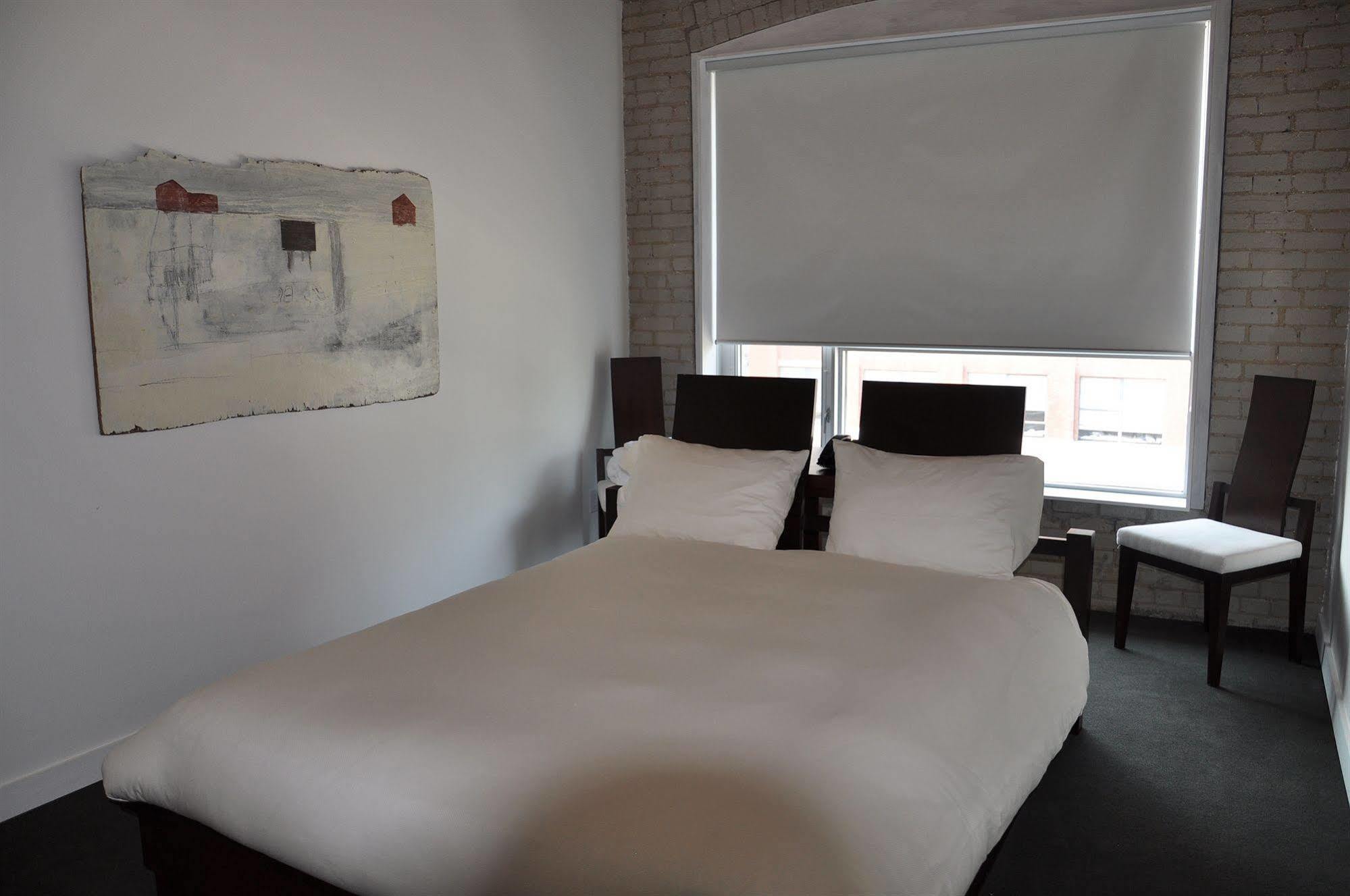 Hotel Ocho Toronto Exterior photo