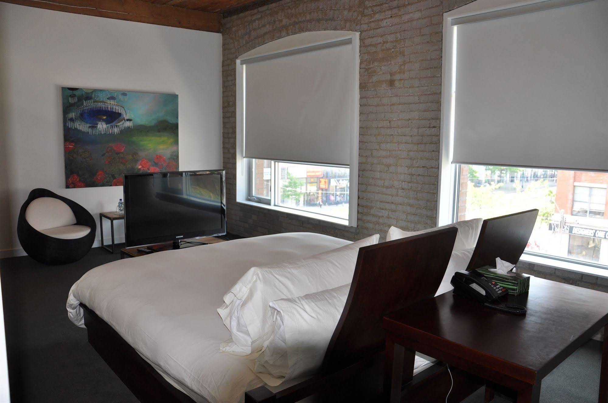 Hotel Ocho Toronto Exterior photo